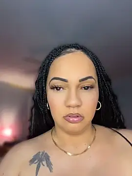 Snapshot of DestineeJayde chatting on 04/13/26, 03:43 DestineeJayde online show from 04/13/26, 03:43