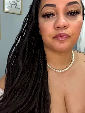 Snapshot of DestineeJayde chatting on 09/21/25, 01:44 DestineeJayde online show from 09/21/25, 01:44