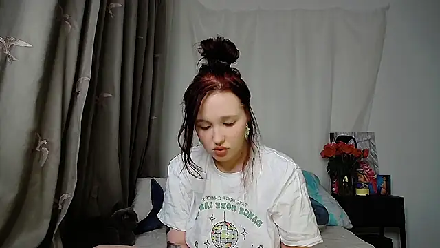 Snapshot of IrinaArt chatting on 03/22/25, 08:48 IrinaArt online show from 03/22/25, 08:48