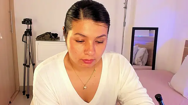 Snapshot of miaa_daniels chatting on 06/08/26, 02:23 miaa daniels online show from 06/08/26, 02:23