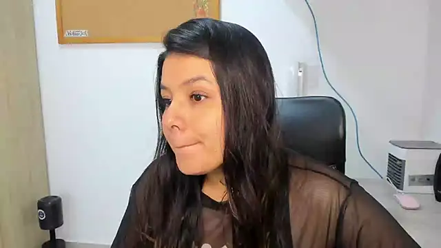 Snapshot of miaa_daniels chatting on 03/01/25, 04:33 miaa daniels online show from 03/01/25, 04:33