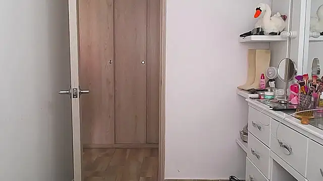 Snapshot of Barbie_girl_69 chatting on 02/06/26, 04:25 Barbie girl 69 online show from 02/06/26, 04:25