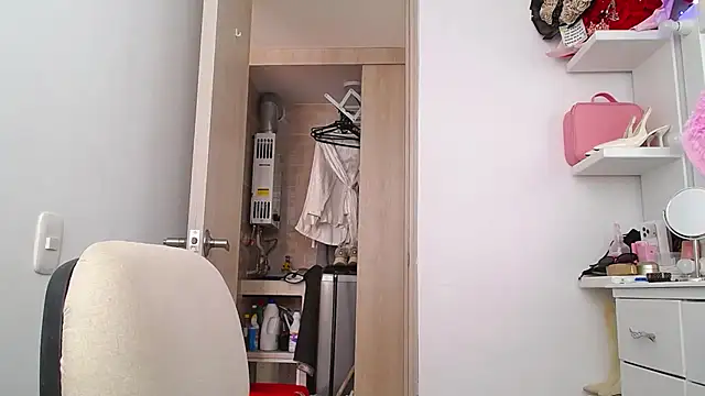 Barbie girl 69 online show from 05/25/26, 06:06