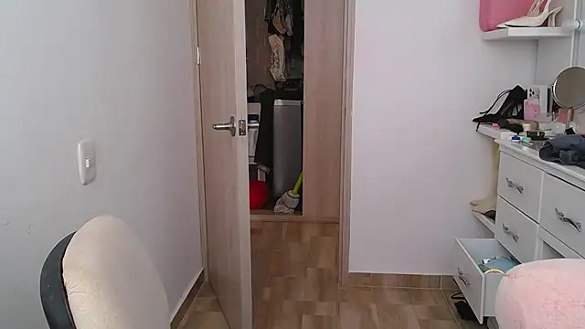 Barbie girl 69 online show from 05/21/26, 04:59