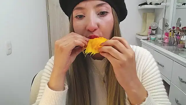 Snapshot of Barbie_girl_69 chatting on 02/04/26, 11:55 Barbie girl 69 online show from 02/04/26, 11:55