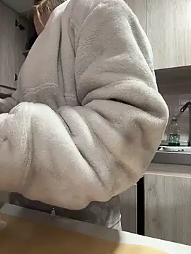 Barbie girl 69 online show from 12/18/25, 10:57