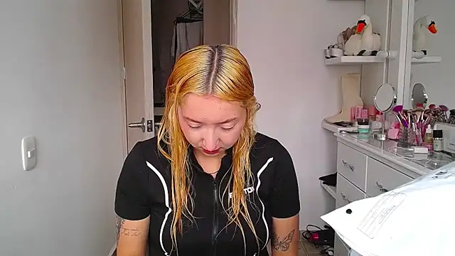 Barbie girl 69 online show from 03/06/26, 02:56