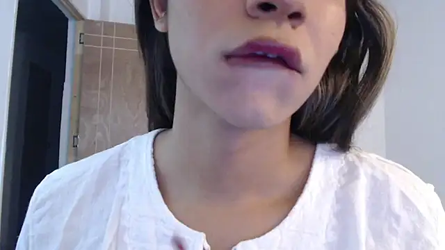 Snapshot of Moon_Foxxy chatting on 06/23/26, 09:57 Moon Foxxy online show from 06/23/26, 09:57