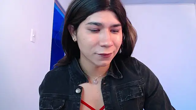 Snapshot of Moon_Foxxy chatting on 06/20/26, 04:56 Moon Foxxy online show from 06/20/26, 04:56