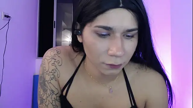 Snapshot of Moon_Foxxy chatting on 09/21/25, 02:17 Moon Foxxy online show from 09/21/25, 02:17