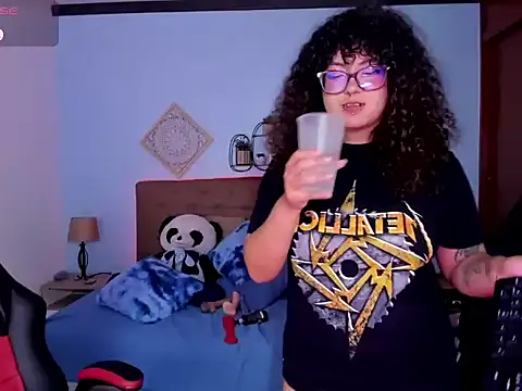 Snapshot of julieth_love_ chatting on 10/10/25, 11:27 julieth love online show from 10/10/25, 11:27