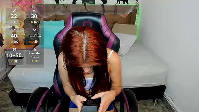 Snapshot of julieth_love_ chatting on 10/18/25, 01:13 julieth love online show from 10/18/25, 01:13