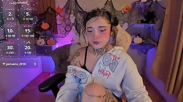 mia catt05 online show from 10/26/25, 07:20