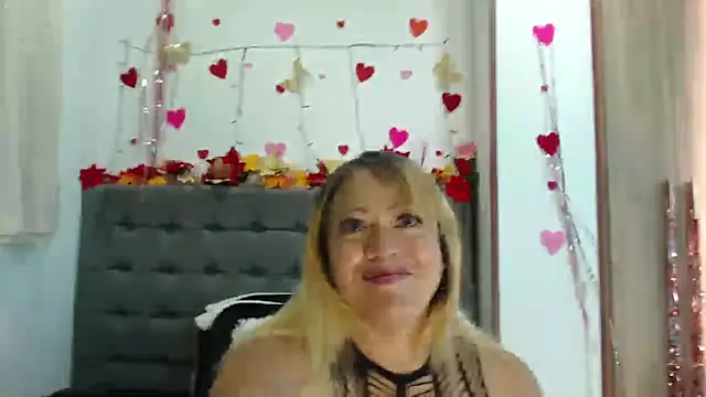 ChristinMooree online show from 01/05/26, 05:27