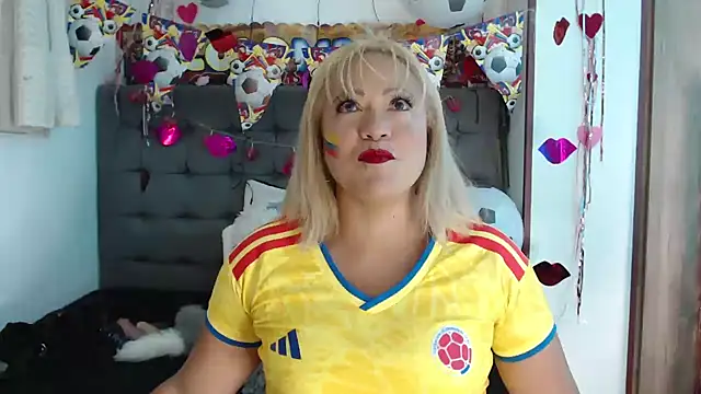 ChristinMooree online show from 07/07/26, 03:15