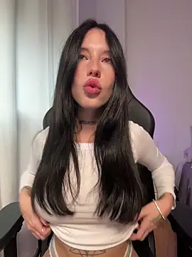 BellaGiaxx online show from 12/16/25, 03:05