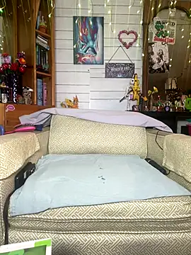 TrenaAnne online show from 11/12/25, 03:38