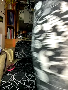 TrenaAnne online show from 10/30/25, 03:42