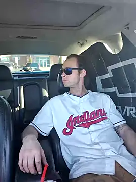 Snapshot of cdressupdiva chatting on 12/17/24, 03:16 cdressupdiva online show from 12/17/24, 03:16