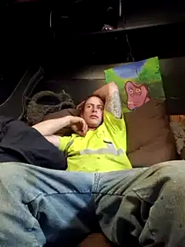 Snapshot of cdressupdiva chatting on 02/25/25, 01:20 cdressupdiva online show from 02/25/25, 01:20