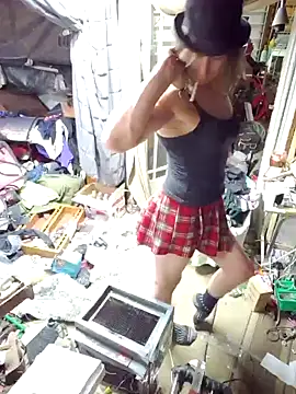 Snapshot of cdressupdiva chatting on 01/29/25, 06:54 cdressupdiva online show from 01/29/25, 06:54