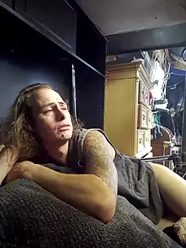 Snapshot of cdressupdiva chatting on 12/12/24, 05:48 cdressupdiva online show from 12/12/24, 05:48