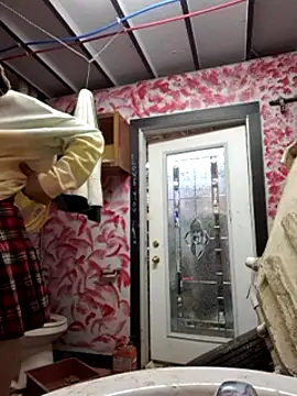 Snapshot of cdressupdiva chatting on 02/10/25, 05:03 cdressupdiva online show from 02/10/25, 05:03