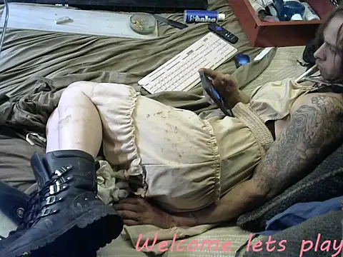 Snapshot of cdressupdiva chatting on 12/23/24, 03:11 cdressupdiva online show from 12/23/24, 03:11