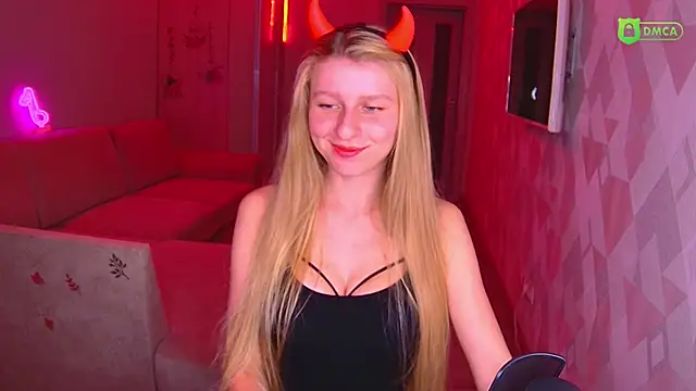 AmaliaQueen online show from 10/31/25, 02:57