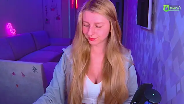 AmaliaQueen online show from 11/07/25, 01:59