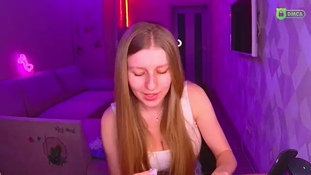 Snapshot of AmaliaQueen chatting on 12/22/24, 02:16 AmaliaQueen online show from 12/22/24, 02:16