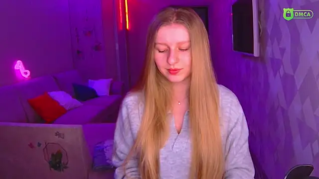 Snapshot of AmaliaQueen chatting on 01/13/25, 02:32 AmaliaQueen online show from 01/13/25, 02:32