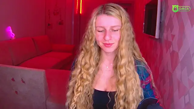 AmaliaQueen online show from 12/01/25, 03:02