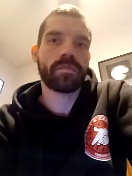 Snapshot of RuleMasterX chatting on 11/17/25, 01:31 RuleMasterX online show from 11/17/25, 01:31