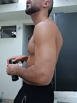 Snapshot of sebasxx97 chatting on 07/11/26, 12:16 sebasxx97 online show from 07/11/26, 12:16