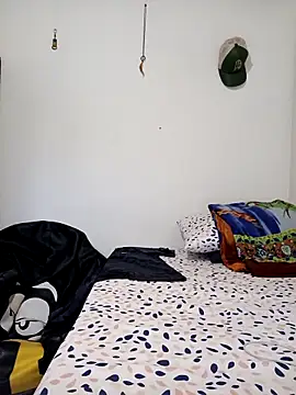 sebasxx97 online show from 10/23/25, 03:43