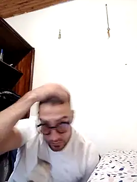 sebasxx97 online show from 10/10/25, 01:45