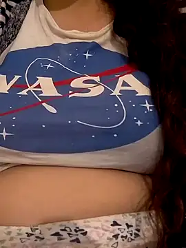 Snapshot of Zanoba-16 chatting on 12/23/25, 10:03 Zanoba-16 online show from 12/23/25, 10:03