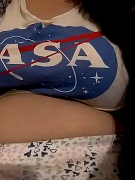 Snapshot of Zanoba-16 chatting on 12/22/25, 09:59 Zanoba-16 online show from 12/22/25, 09:59