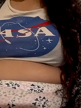 Snapshot of Zanoba-16 chatting on 12/19/25, 08:33 Zanoba-16 online show from 12/19/25, 08:33