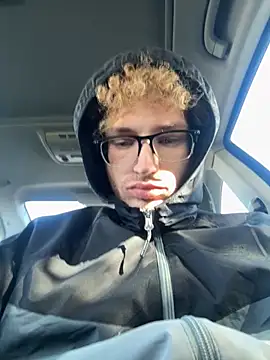 CreamyAustin online show from 10/31/25, 07:32