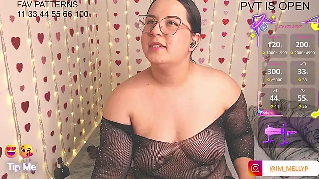 Snapshot of Mellyparker_ chatting on 06/26/26, 03:40 Mellyparker online show from 06/26/26, 03:40
