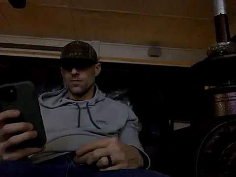 Snapshot of jeffyisabell chatting on 11/08/25, 08:18 jeffyisabell online show from 11/08/25, 08:18