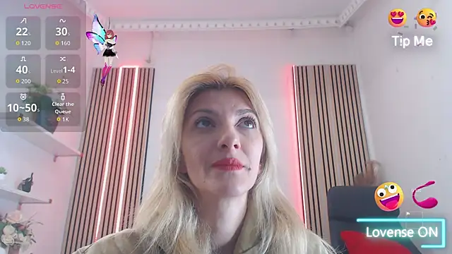 RileyLanna online show from 11/12/25, 12:15