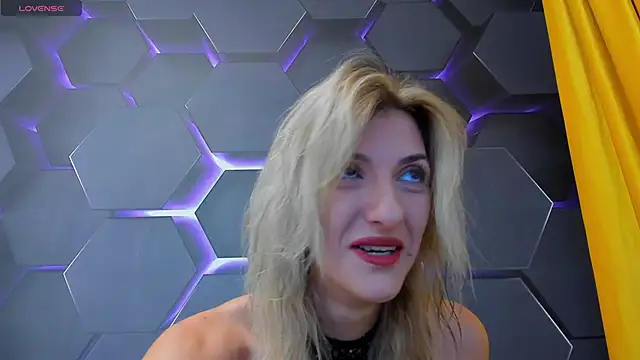 RileyLanna online show from 09/22/25, 02:39