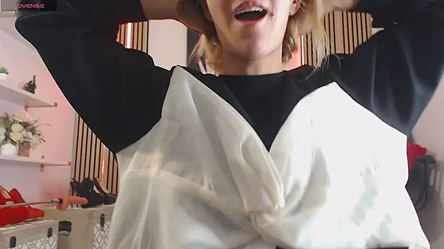 RileyLanna online show from 11/09/25, 03:32