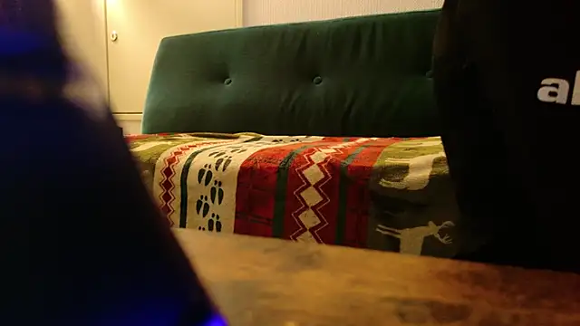 POCARI SWEAT online show from 10/11/25, 03:13