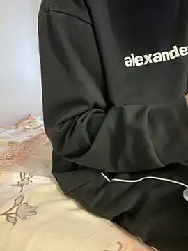 POCARI SWEAT online show from 04/01/26, 12:57