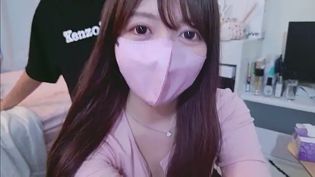 Snapshot of POCARI_SWEAT chatting on 07/05/26, 02:35 POCARI SWEAT online show from 07/05/26, 02:35
