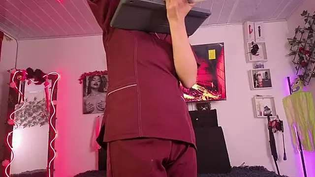 Alaia Asuka online show from 10/23/25, 01:37